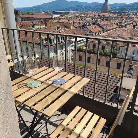Finestra Sui Tetti Di Appartamento *