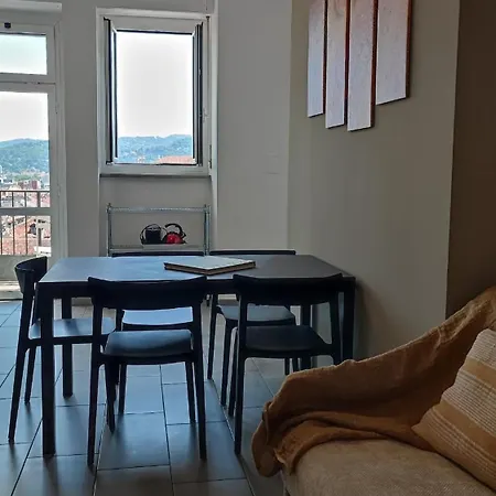 Appartamento Finestra Sui Tetti Di *