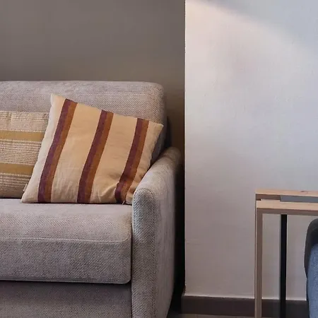 Appartamento Finestra Sui Tetti Di Torino