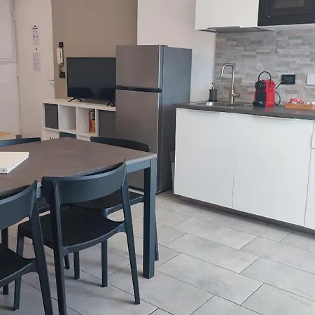 Appartamento Finestra Sui Tetti Di