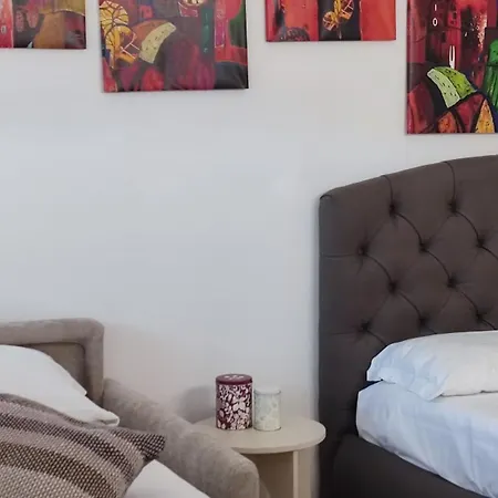 Appartamento Finestra Sui Tetti Di Torino