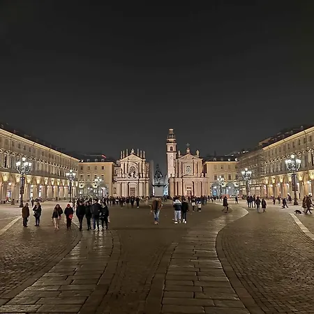 Finestra Sui Tetti Di Appartamento *