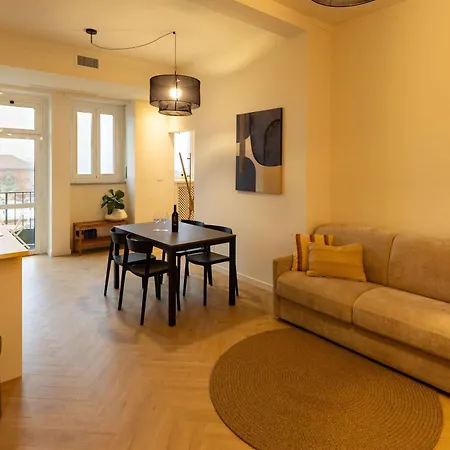 Finestra Sui Tetti Di *