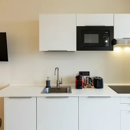 Finestra Sui Tetti Di *