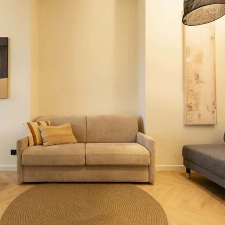 Finestra Sui Tetti Di *